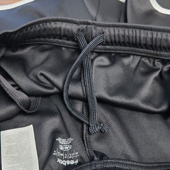 Reebock XL black and white shorts. - Picture 5 of 5